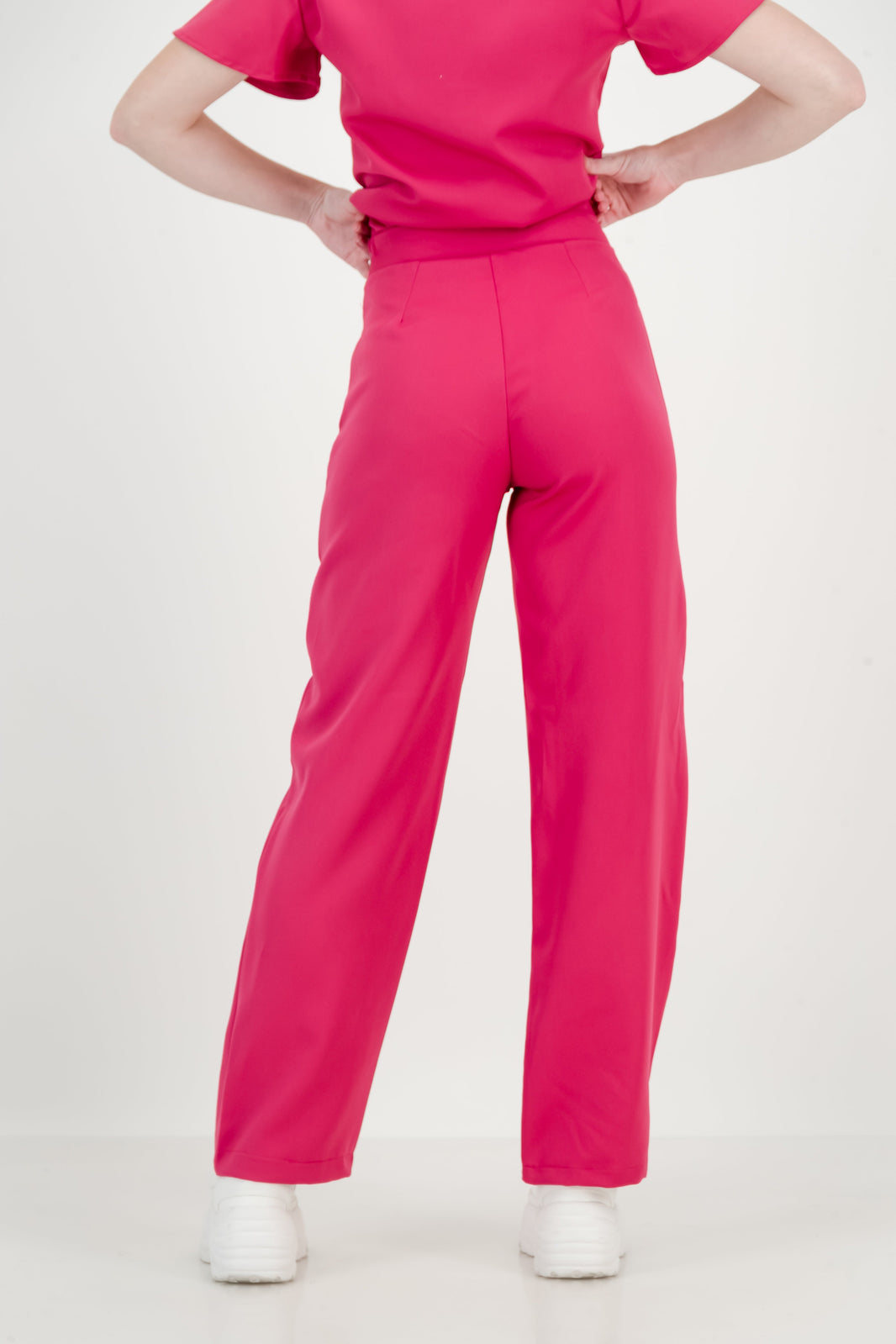 Buy the Best Women’s Scrub Pants - Trendy Jogger Scrubs | Scrubbies